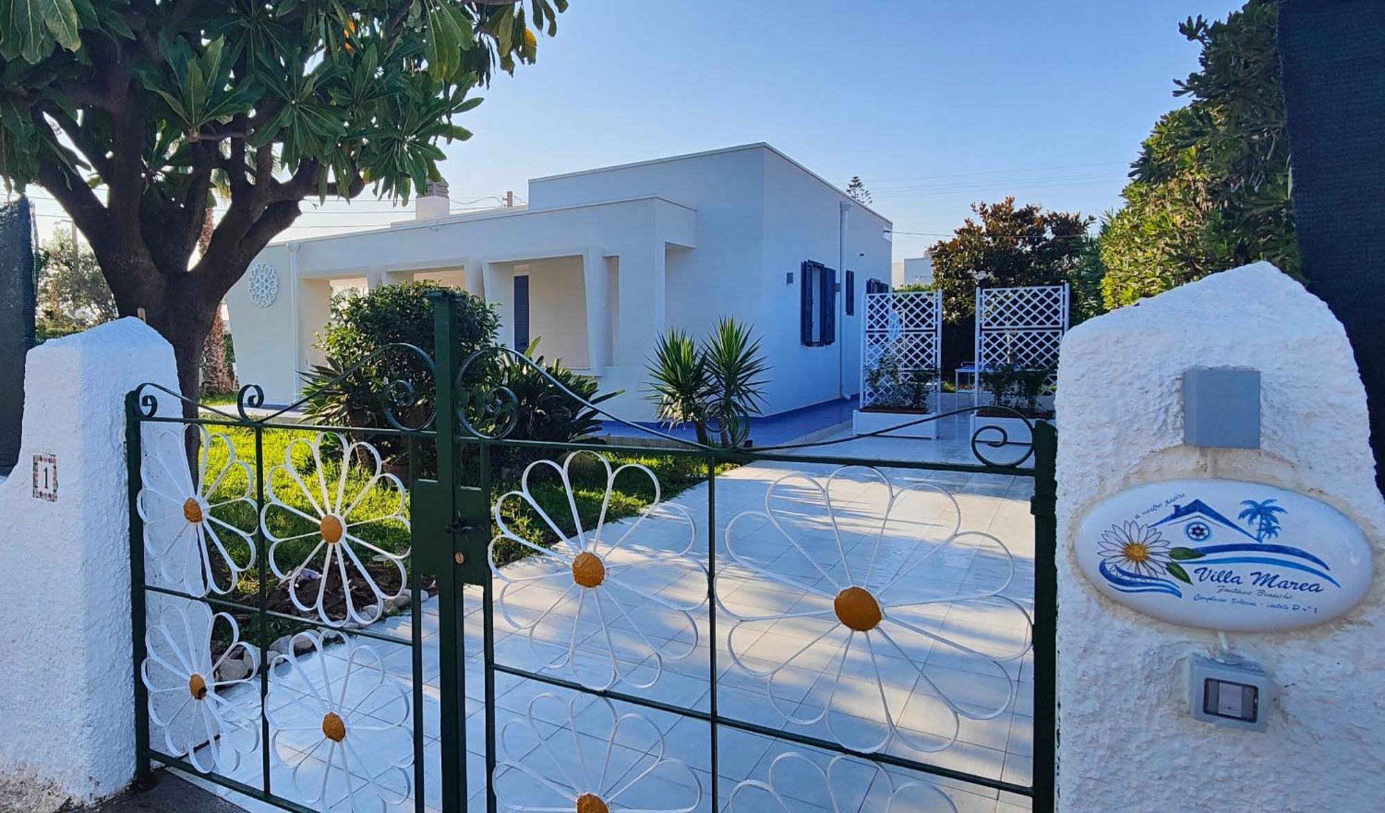 Pool Seaside Relais - Ville Ninfea, Marea, Rosa E Cassiopea Fontane Bianche Bilik gambar